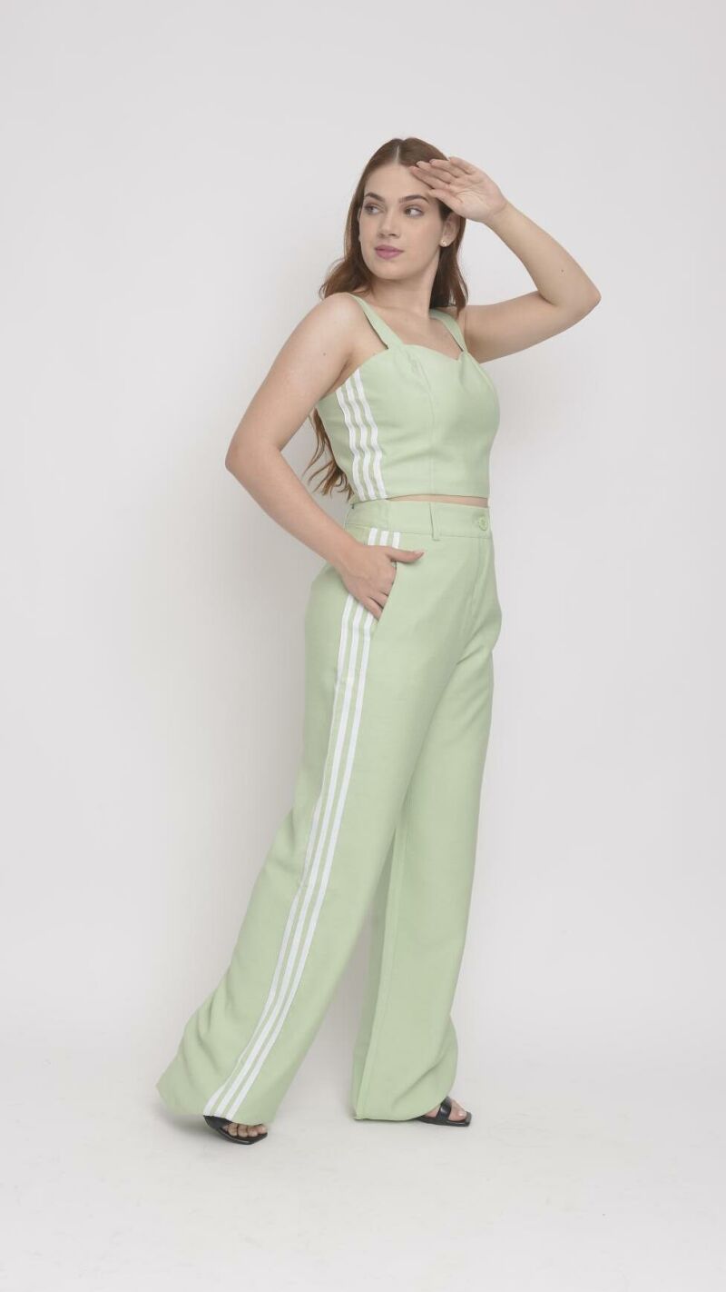 Imagem de Conjunto Verde de Alfaiataria Feminino: Calça Reta e Cropped com Listras Laterais para Estilo Sofisticado